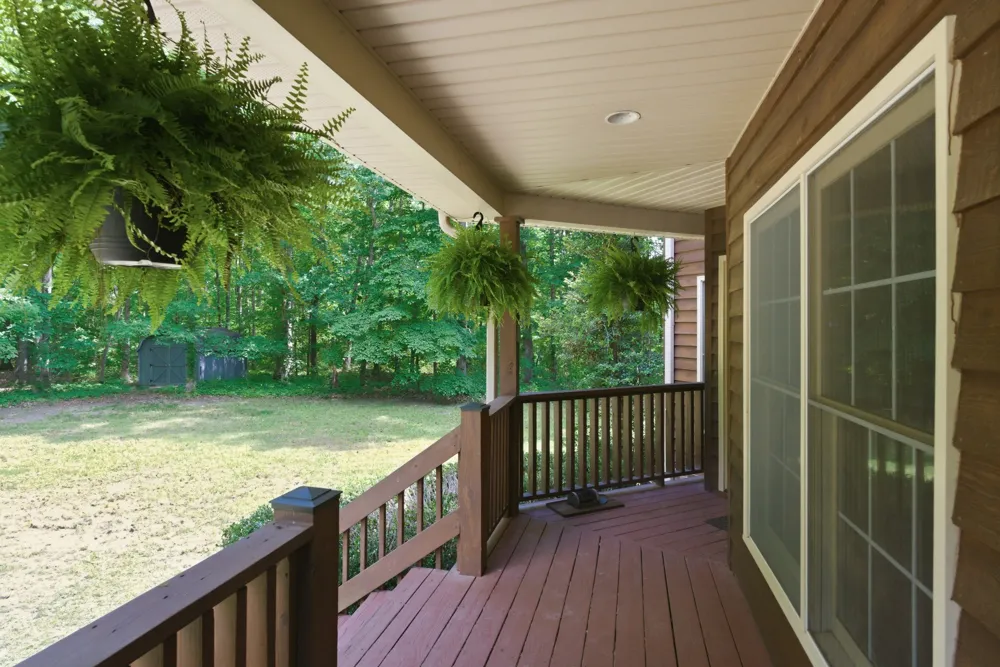 957 Ford Rd White Bluff, TN 37187