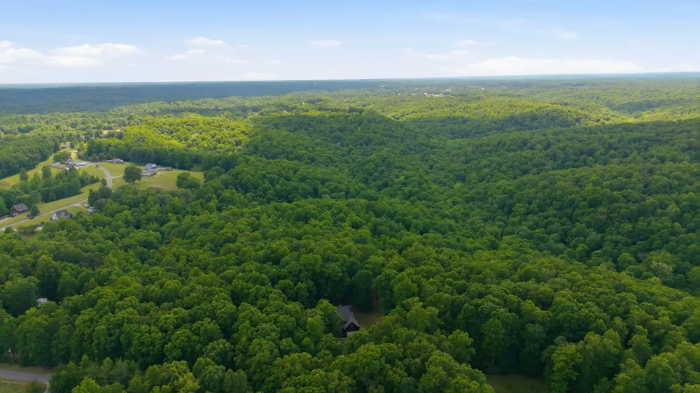 957 Ford Rd White Bluff, TN 37187