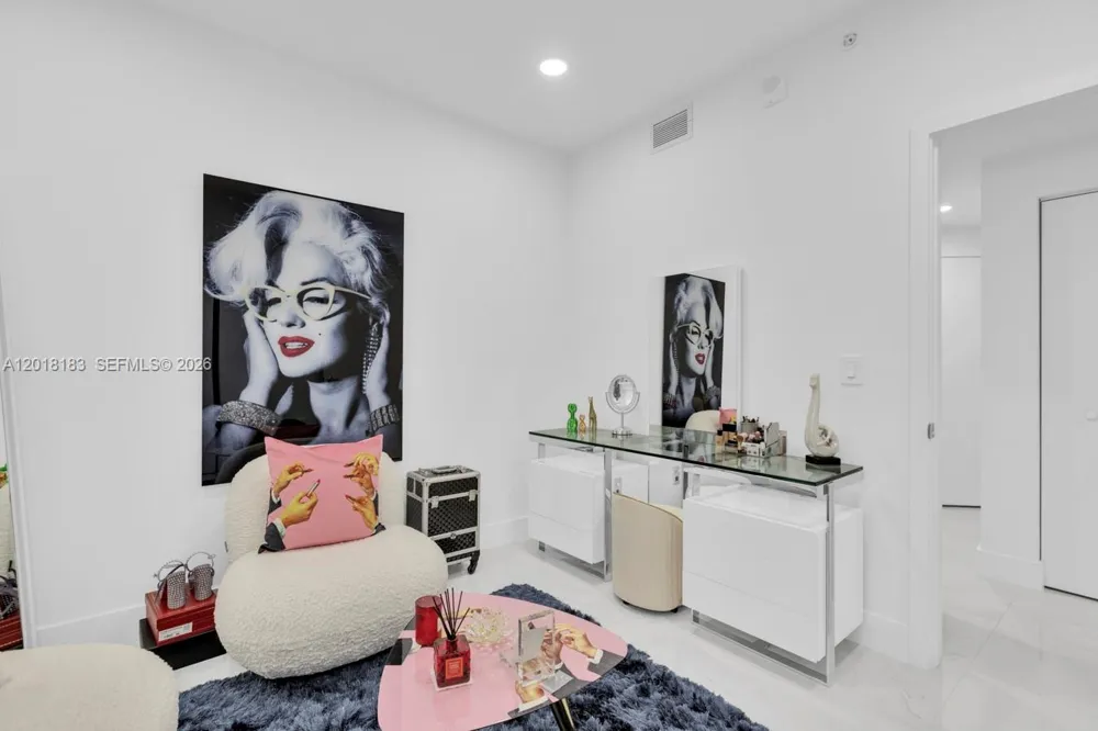 16385 Biscayne Blvd #2101 North Miami Beach, FL 33160