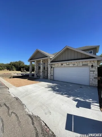 107 SUTTON PL