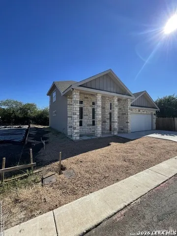 107 SUTTON PL Uvalde, TX 78801