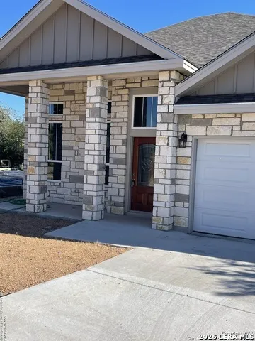 107 SUTTON PL Uvalde, TX 78801