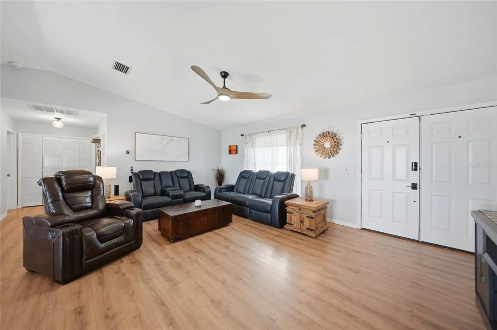 515 GLEASON PARKWAY Cape Coral, FL 33914