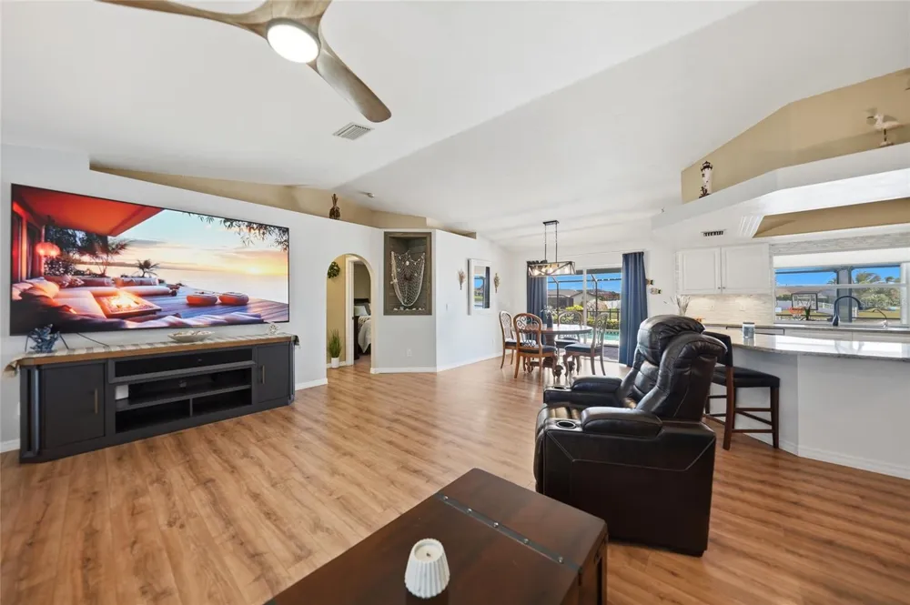 515 GLEASON PARKWAY Cape Coral, FL 33914