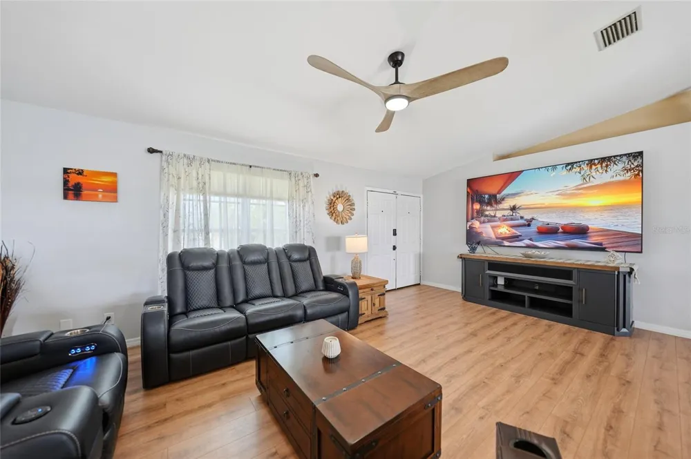 515 GLEASON PARKWAY Cape Coral, FL 33914