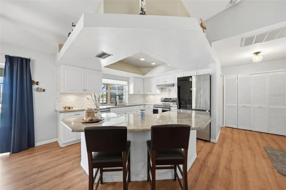 515 GLEASON PARKWAY Cape Coral, FL 33914