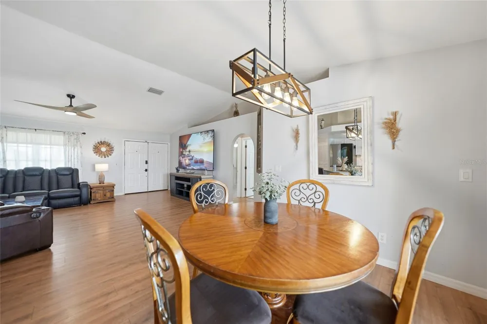 515 GLEASON PARKWAY Cape Coral, FL 33914