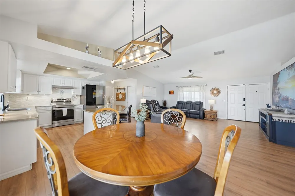 515 GLEASON PARKWAY Cape Coral, FL 33914