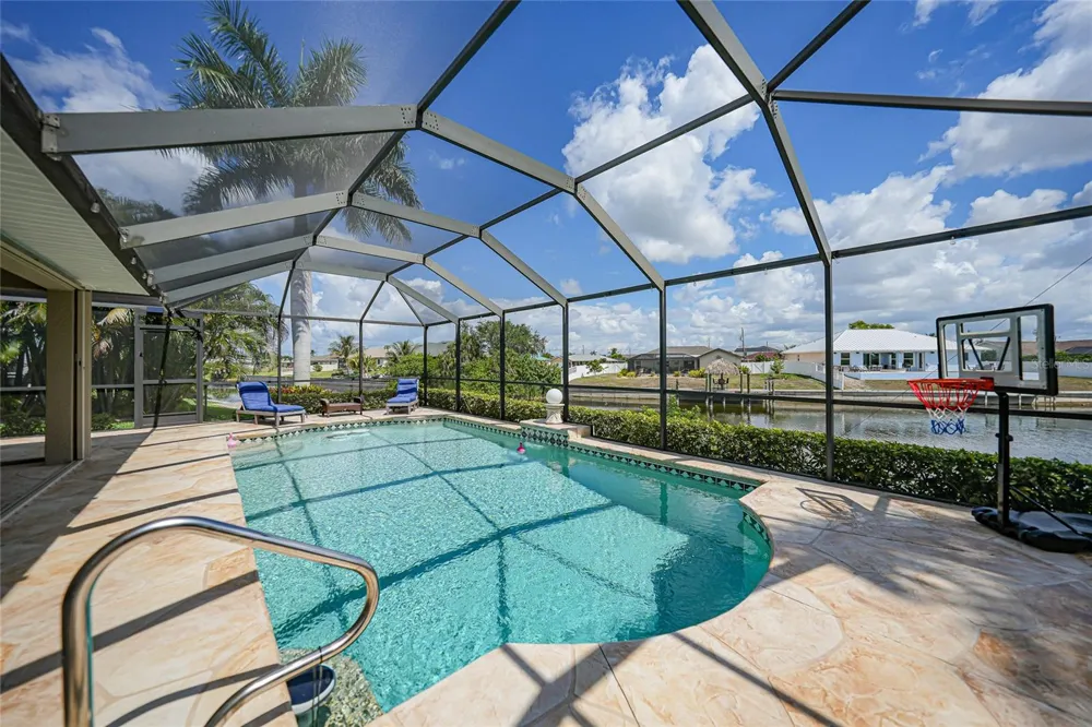 515 GLEASON PARKWAY Cape Coral, FL 33914