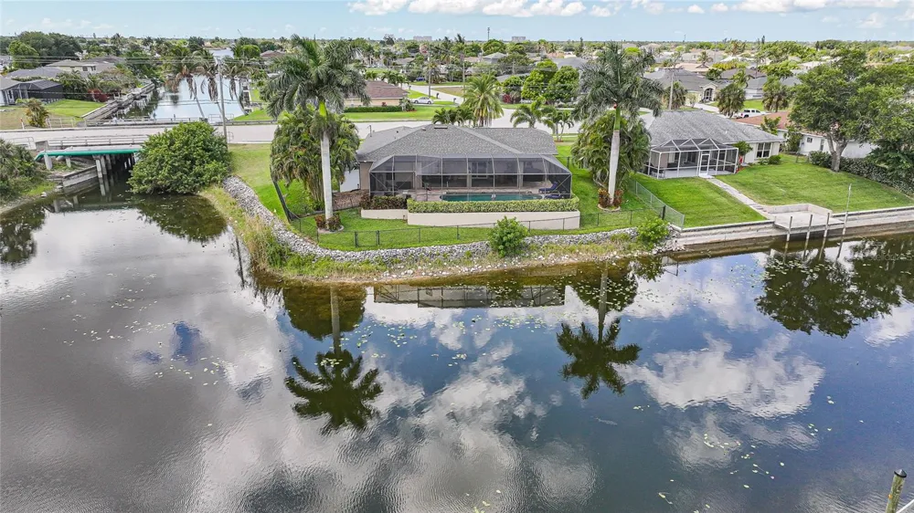 515 GLEASON PARKWAY Cape Coral, FL 33914