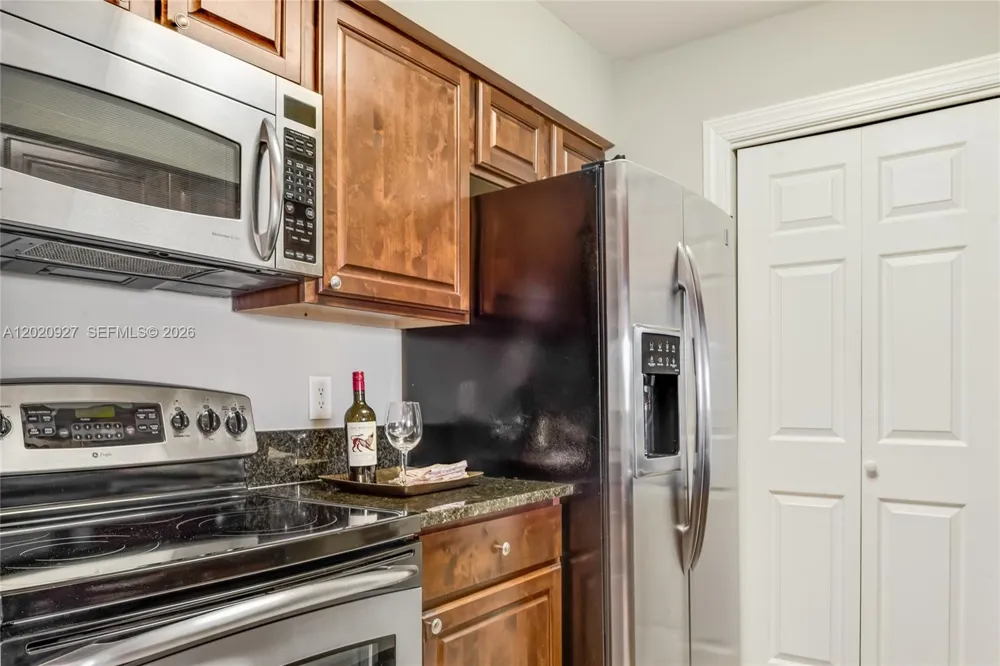 6503 Military Trl #Valencia Boca Raton, FL 33496