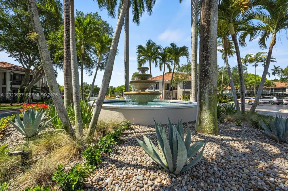 6503 Military Trl #Valencia Boca Raton, FL 33496