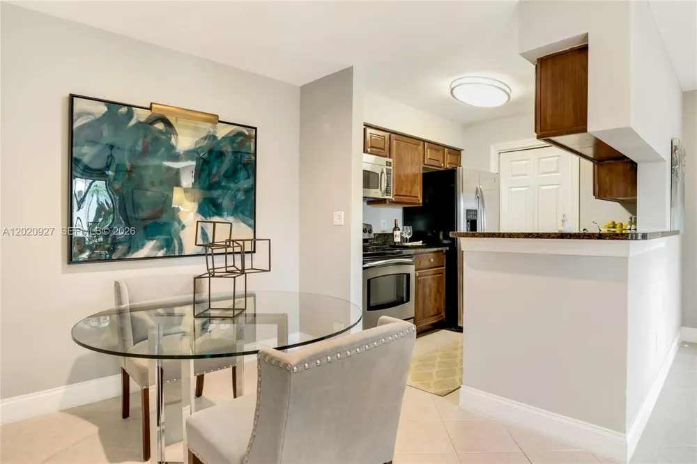 6503 Military Trl #Valencia Boca Raton, FL 33496