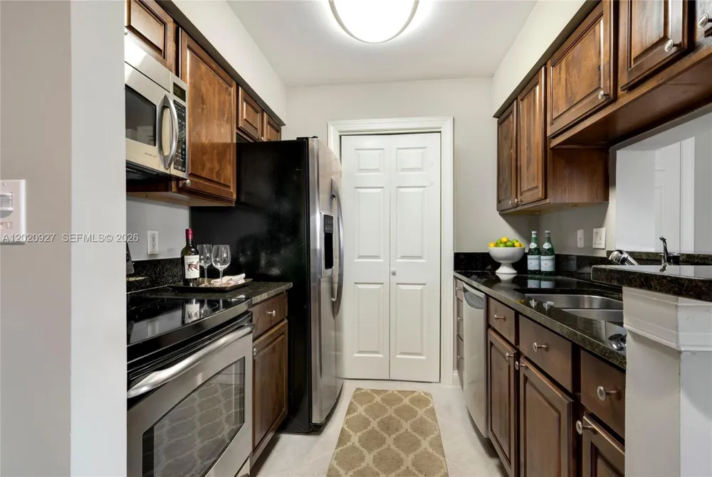 6503 Military Trl #Valencia Boca Raton, FL 33496