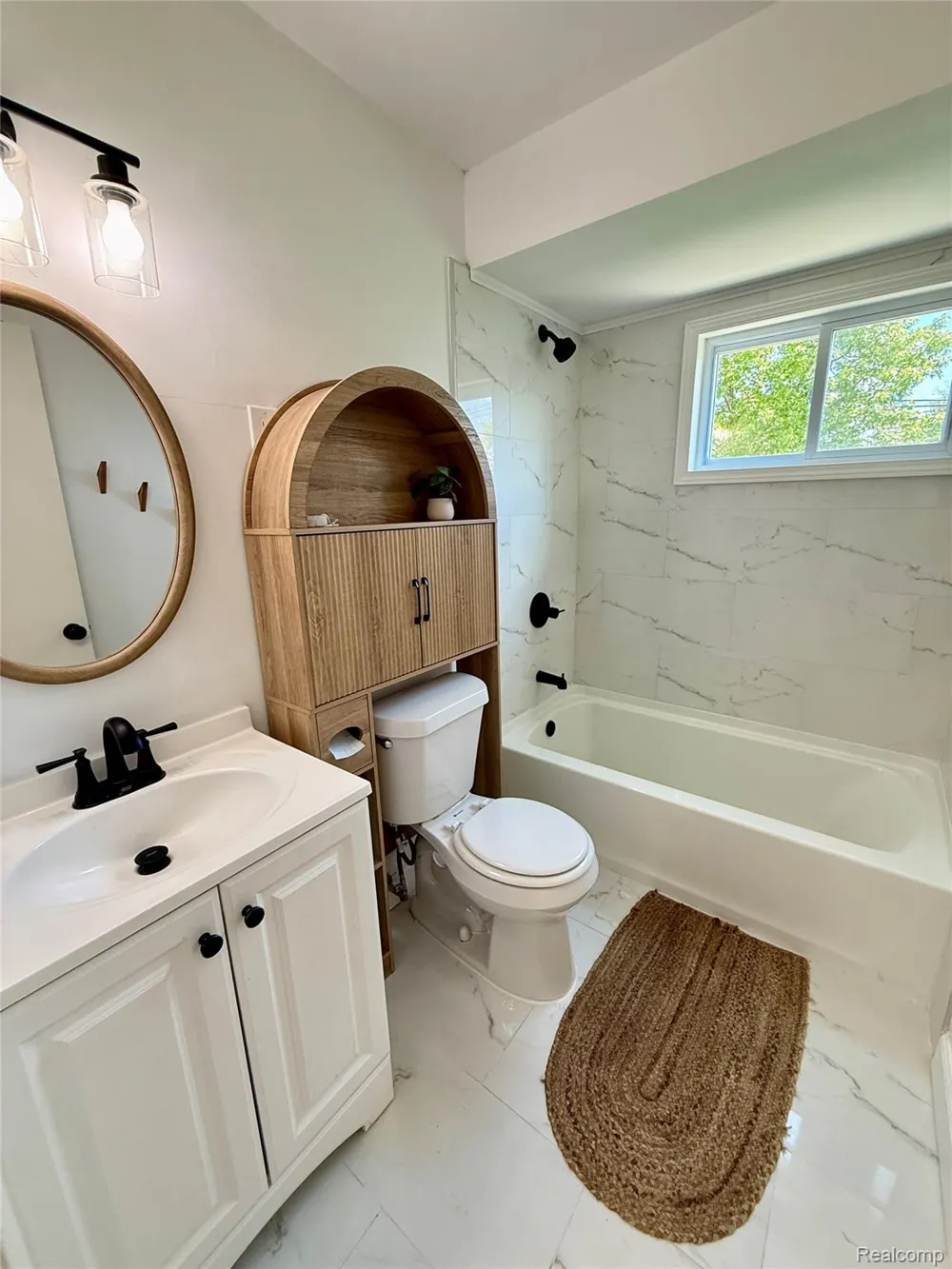 24684 Lambrecht Avenue Eastpointe City, MI 48021