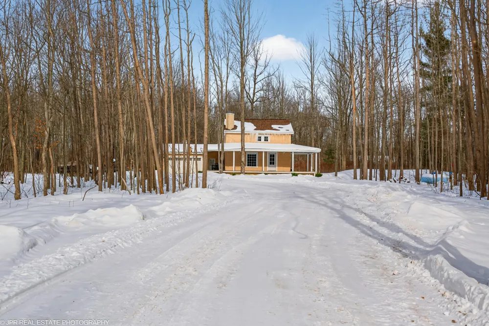 6811 116th Avenue Ganges Township, MI 49408