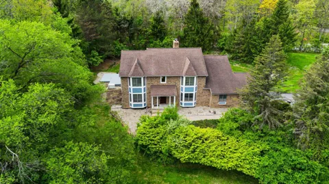 5026 Arbor Valley Lane