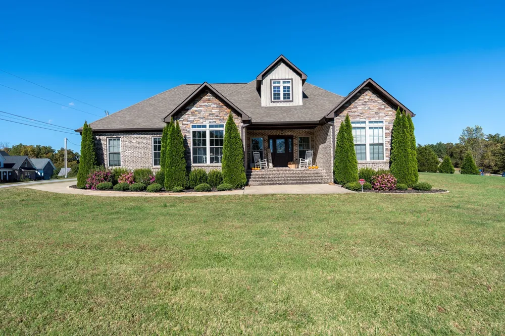 562 Double Eagle Dr Summertown, TN 38483