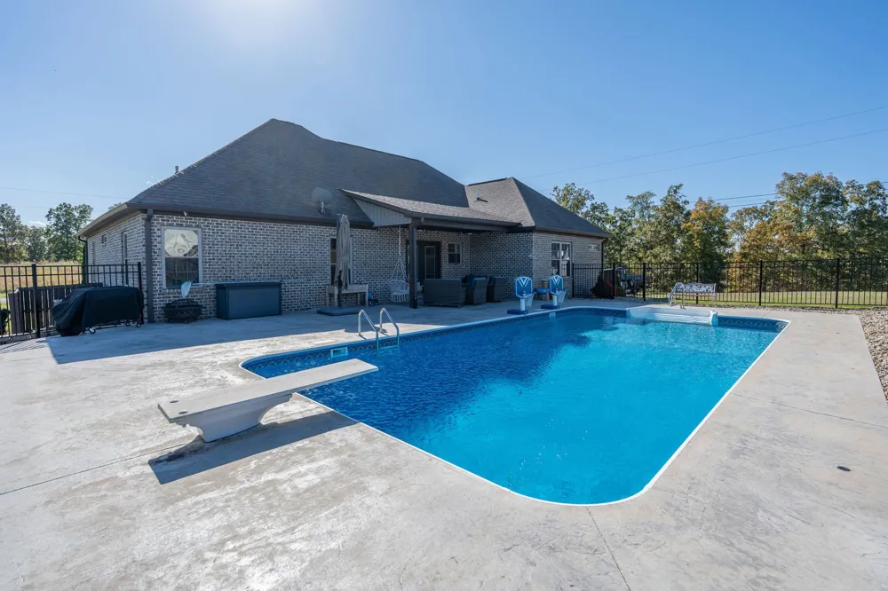 562 Double Eagle Dr Summertown, TN 38483