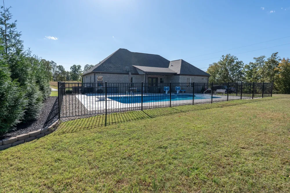 562 Double Eagle Dr Summertown, TN 38483