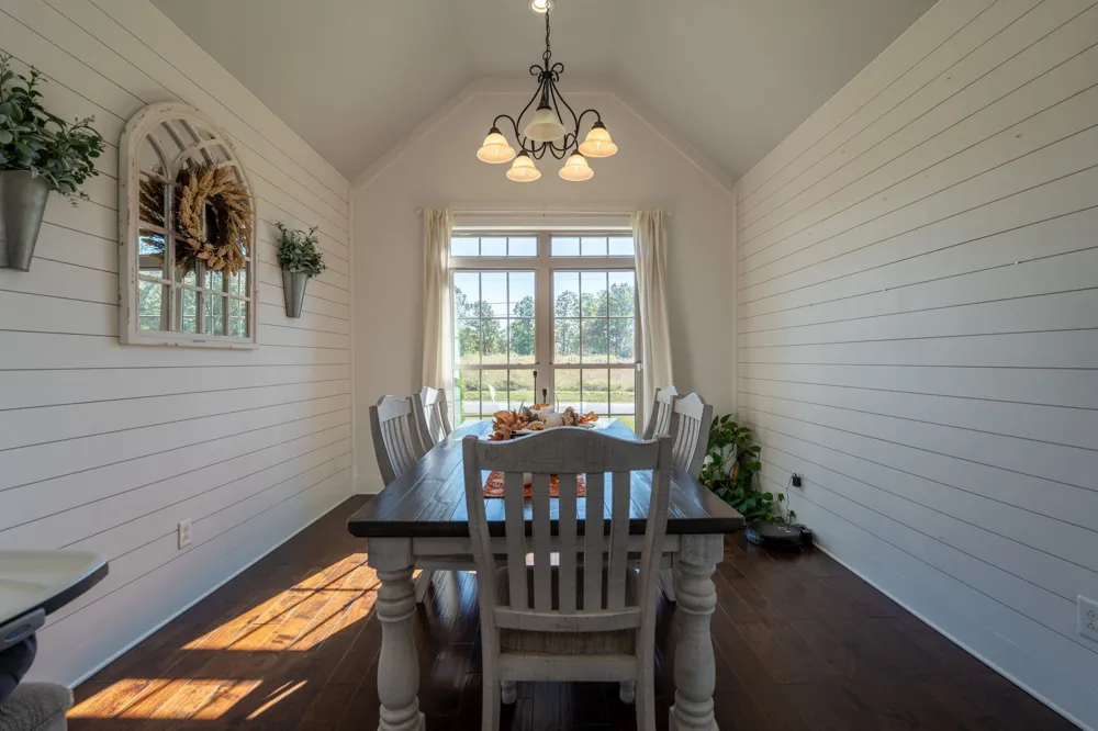 562 Double Eagle Dr Summertown, TN 38483