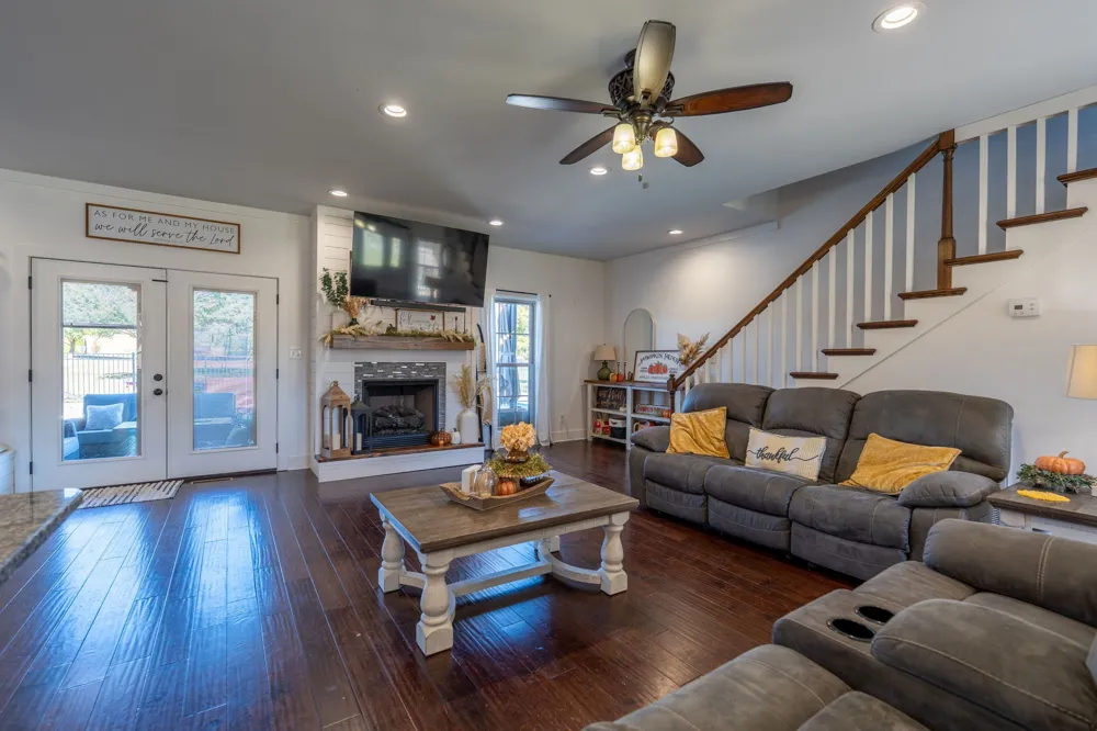 562 Double Eagle Dr Summertown, TN 38483