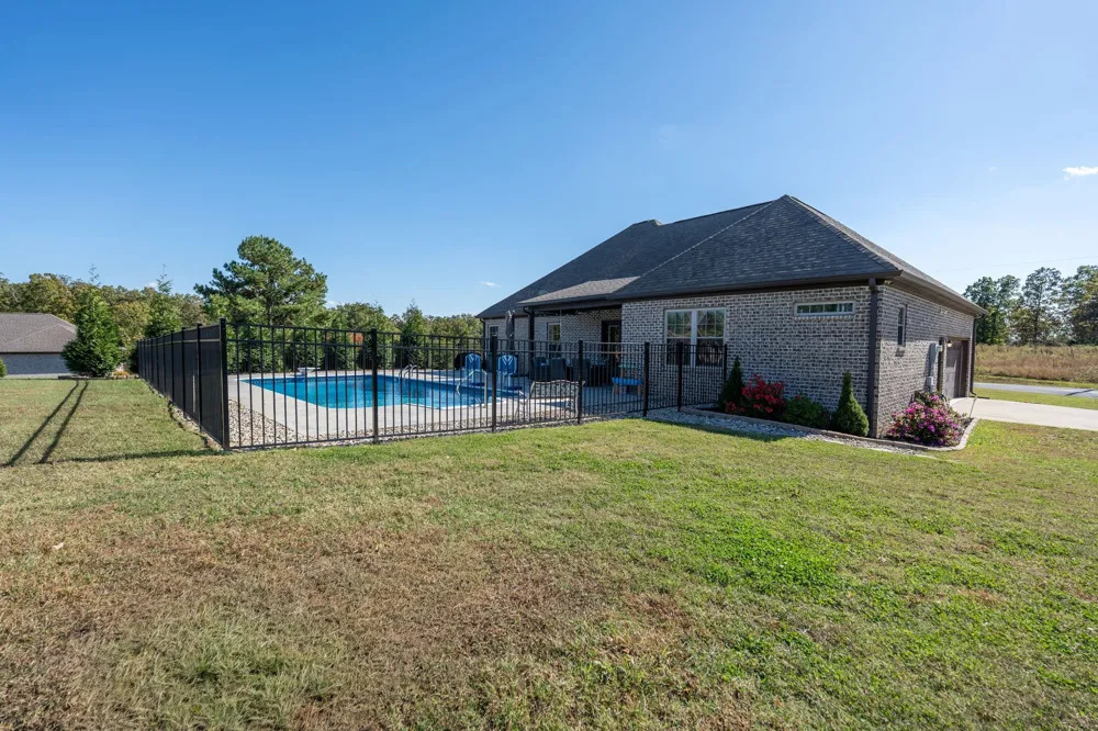 562 Double Eagle Dr Summertown, TN 38483