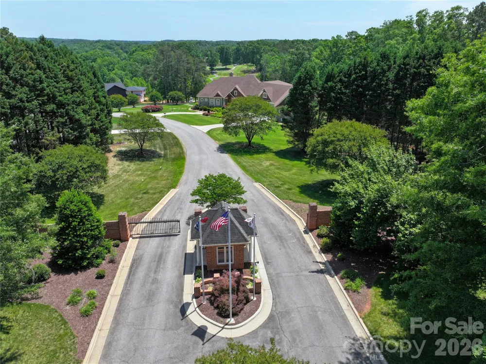 317 Broken Arrow Drive Statesville, NC 28677