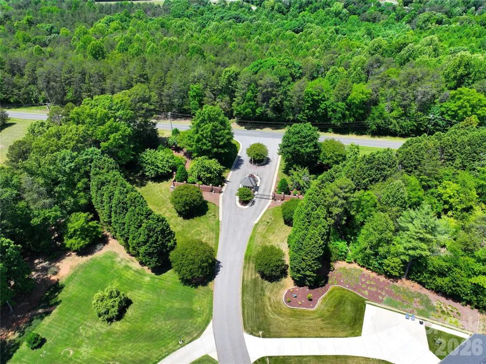 317 Broken Arrow Drive Statesville, NC 28677