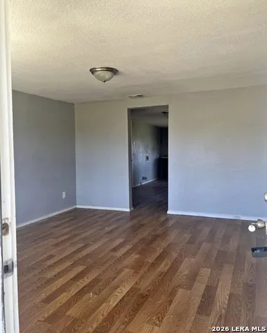 416 E Curtis Dilley, TX 78017