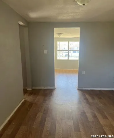 416 E Curtis Dilley, TX 78017