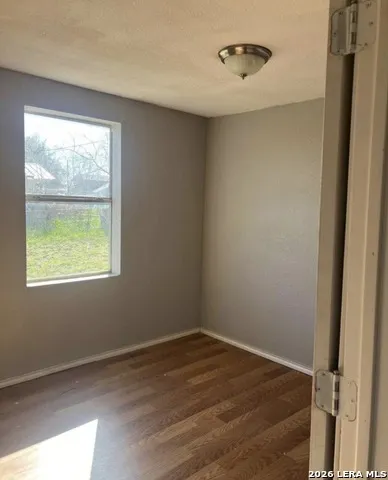416 E Curtis Dilley, TX 78017