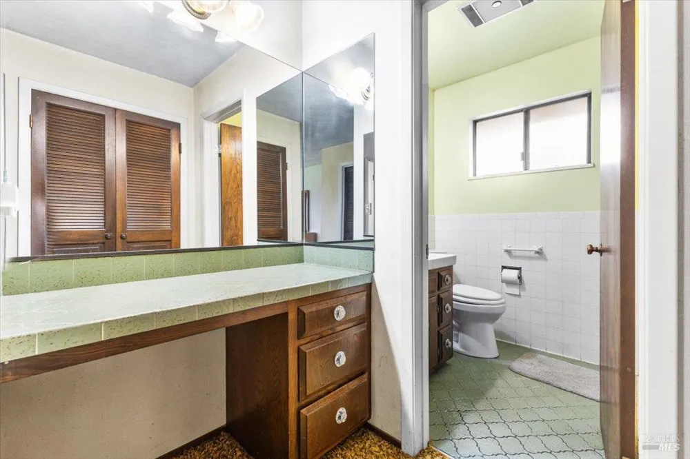 2062 Woolsey Road Fulton, CA 95439