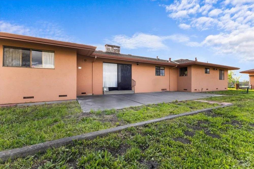2062 Woolsey Road Fulton, CA 95439
