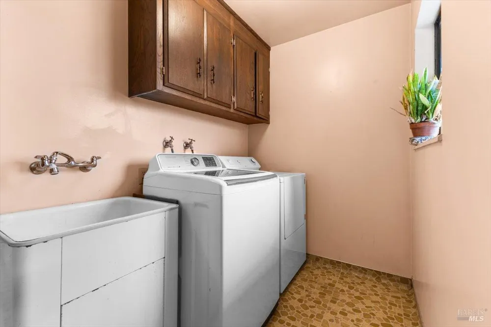 2062 Woolsey Road Fulton, CA 95439