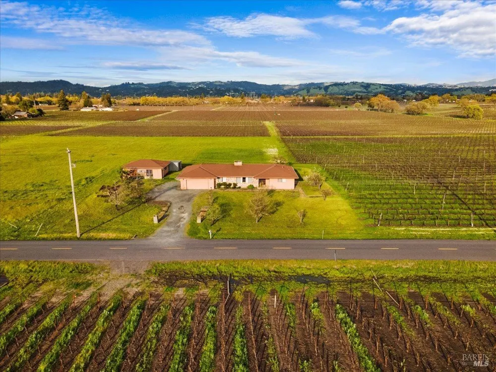 2062 Woolsey Road Fulton, CA 95439