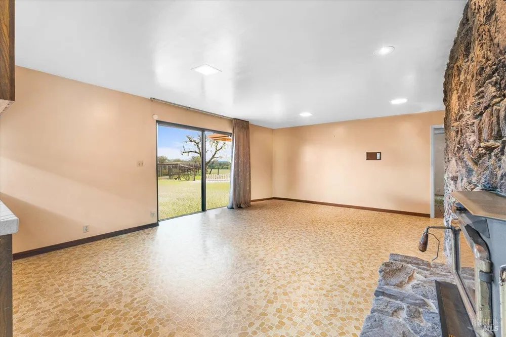 2062 Woolsey Road Fulton, CA 95439