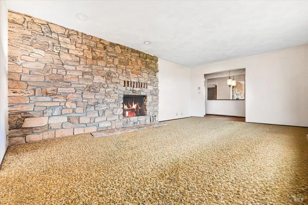 2062 Woolsey Road Fulton, CA 95439