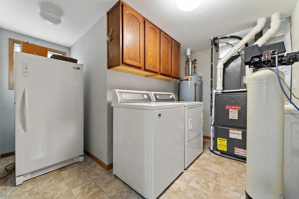 2549 Lakeshore Drive Crown Point, IN 46307