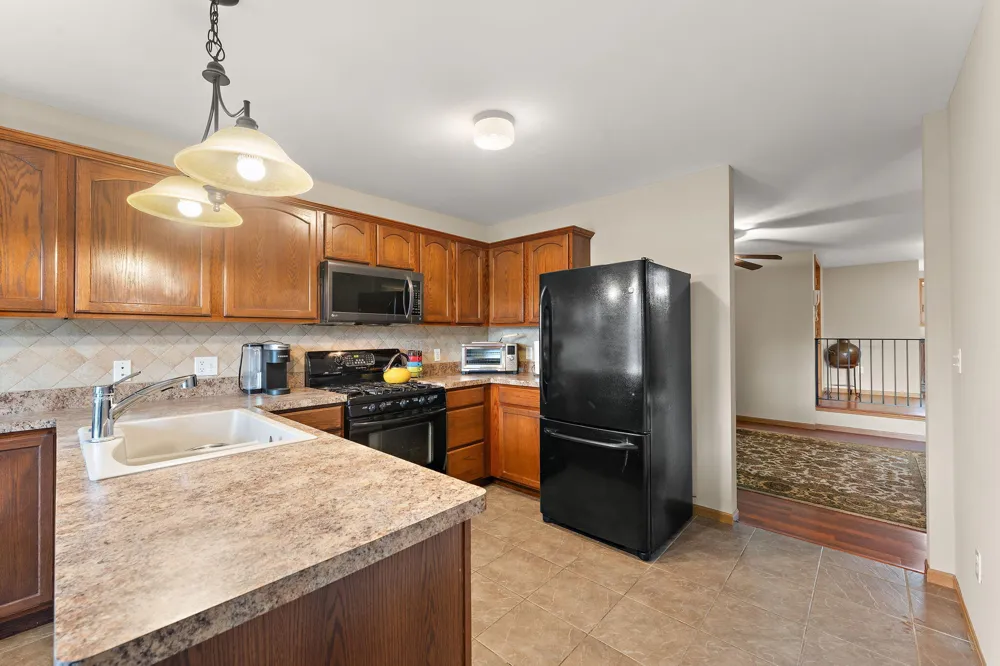2549 Lakeshore Drive Crown Point, IN 46307