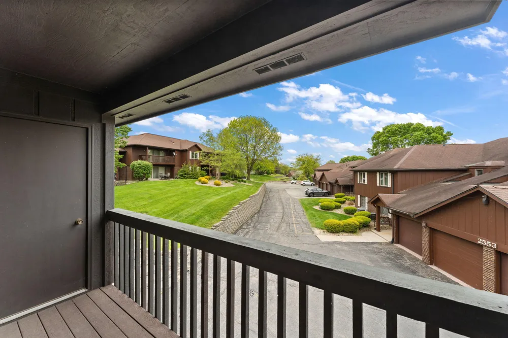 2549 Lakeshore Drive Crown Point, IN 46307