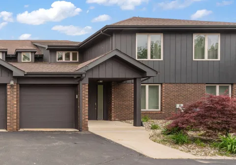 2549 Lakeshore Drive