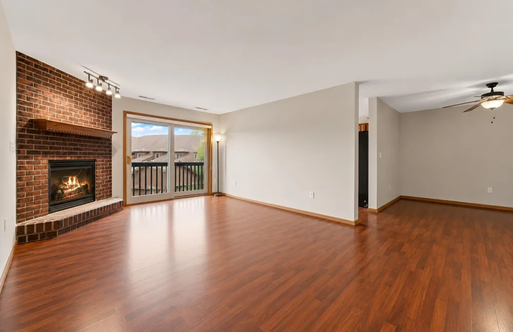 2549 Lakeshore Drive Crown Point, IN 46307