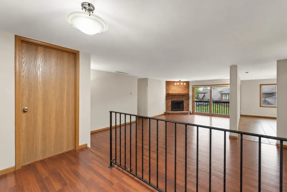 2549 Lakeshore Drive Crown Point, IN 46307
