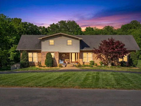 1205 Sycamore Dr