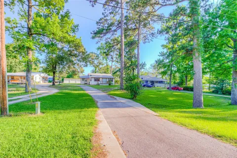 323 Lakeview Drive