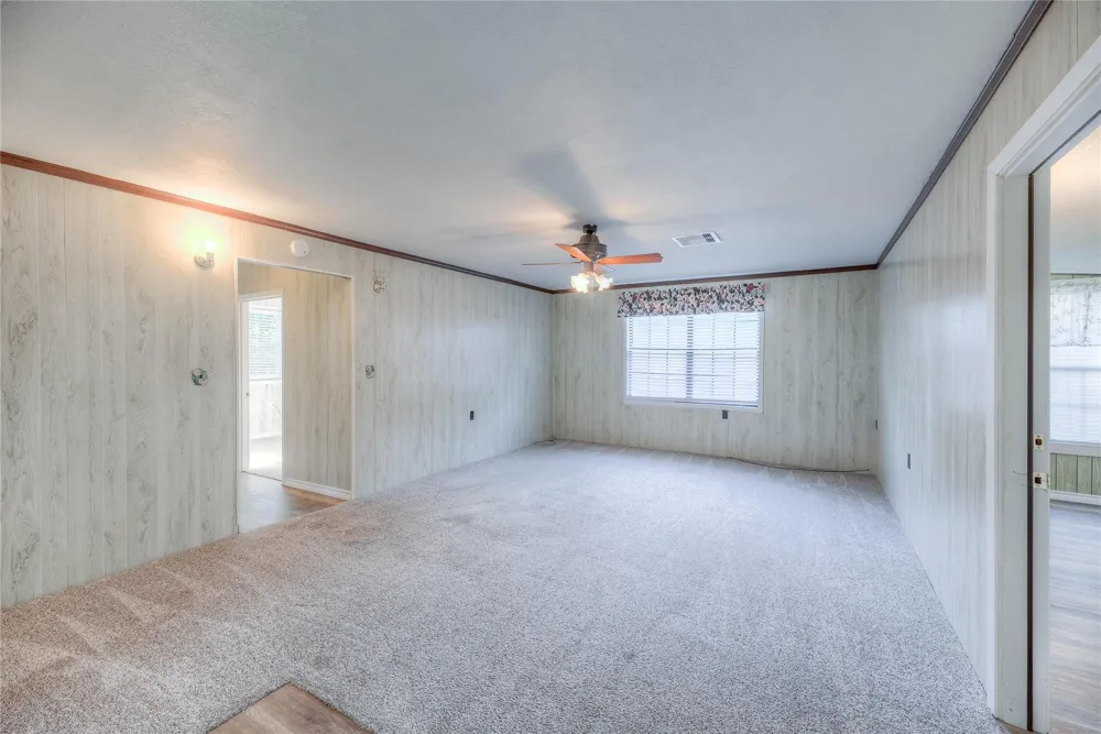 323 Lakeview Drive Onalaska, TX 77360