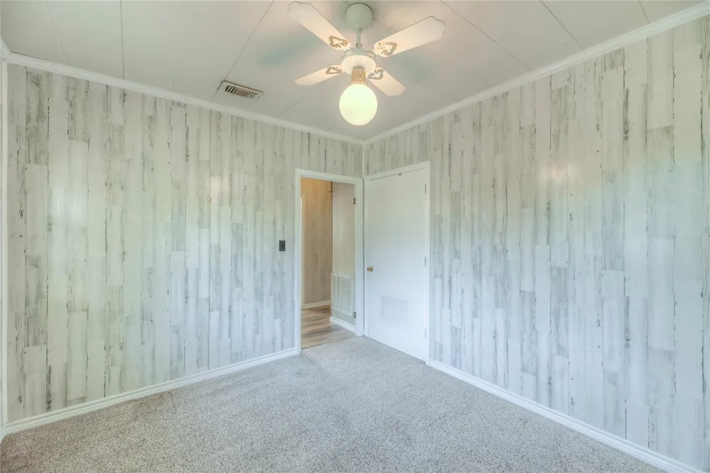 323 Lakeview Drive Onalaska, TX 77360