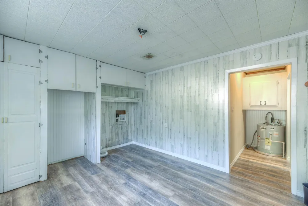 323 Lakeview Drive Onalaska, TX 77360