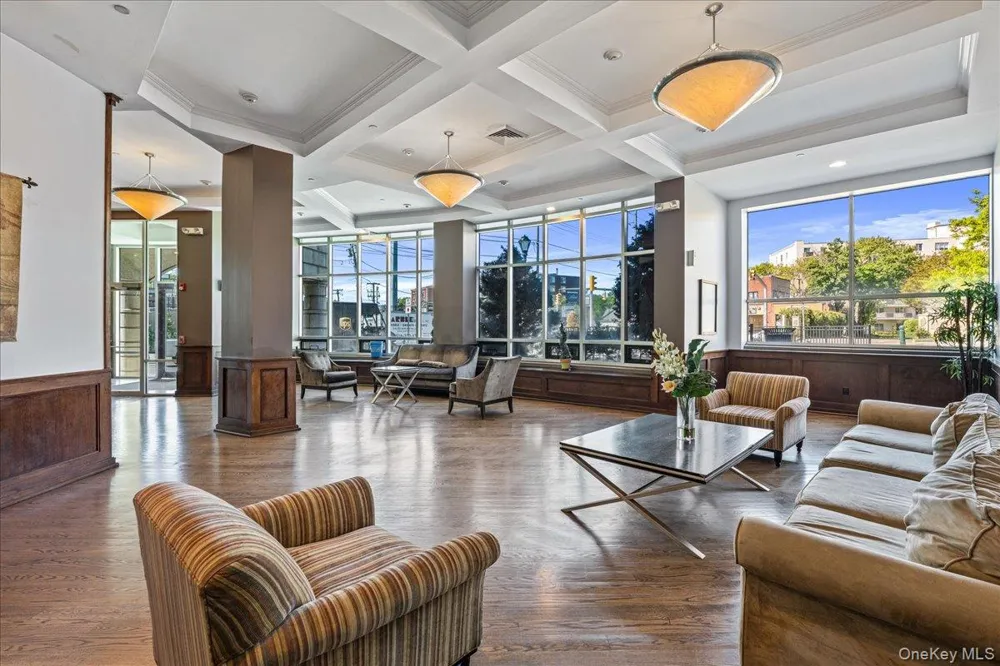 130 Post Avenue #324 Westbury, NY 11590